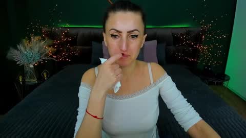 Snapshot of rebecca_diamonds chatting on February 27, 2025, 7:23 am rebecca_diamonds online show from February 27, 2025, 7:23 am