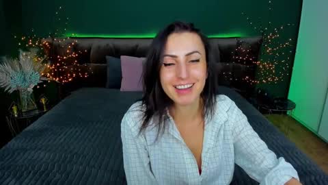 Snapshot of rebecca_diamonds chatting on March 2, 2025, 9:10 am rebecca_diamonds online show from March 2, 2025, 9:10 am