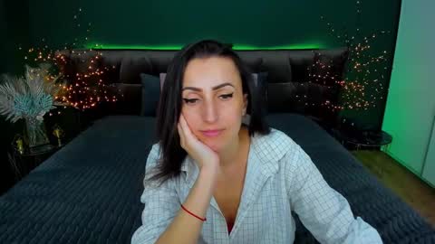 Snapshot of rebecca_diamonds chatting on March 2, 2025, 12:11 pm rebecca_diamonds online show from March 2, 2025, 12:11 pm