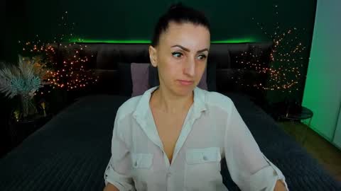 Snapshot of rebecca_diamonds chatting on March 3, 2025, 6:26 am rebecca_diamonds online show from March 3, 2025, 6:26 am