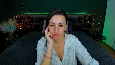 Snapshot of rebecca_diamonds chatting on March 5, 2025, 6:44 am rebecca_diamonds online show from March 5, 2025, 6:44 am