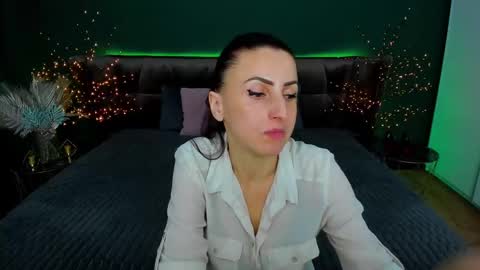 Snapshot of rebecca_diamonds chatting on March 6, 2025, 10:09 am rebecca_diamonds online show from March 6, 2025, 10:09 am