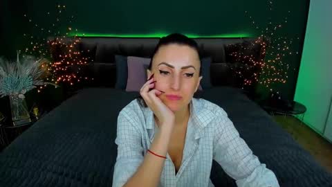 Snapshot of rebecca_diamonds chatting on March 10, 2025, 9:43 am rebecca_diamonds online show from March 10, 2025, 9:43 am