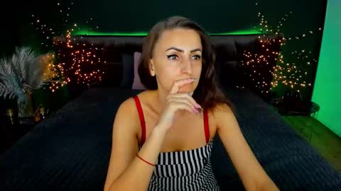 Snapshot of rebecca_diamonds chatting on September 10, 2025, 5:29 am rebecca_diamonds online show from September 10, 2025, 5:29 am