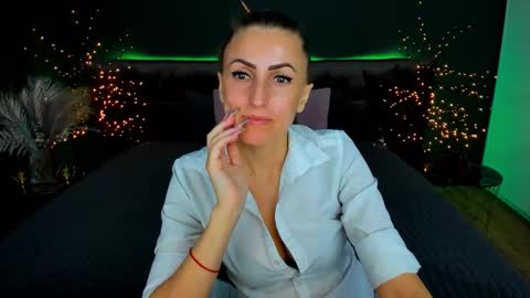 Snapshot of rebecca_diamonds chatting on September 11, 2025, 12:05 pm rebecca_diamonds online show from September 11, 2025, 12:05 pm