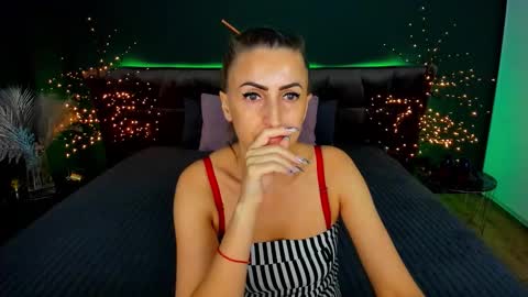 Snapshot of rebecca_diamonds chatting on September 22, 2025, 5:31 am rebecca_diamonds online show from September 22, 2025, 5:31 am