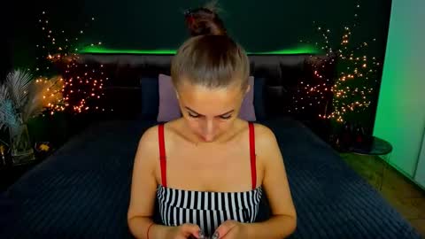 Snapshot of rebecca_diamonds chatting on September 30, 2025, 6:18 am rebecca_diamonds online show from September 30, 2025, 6:18 am