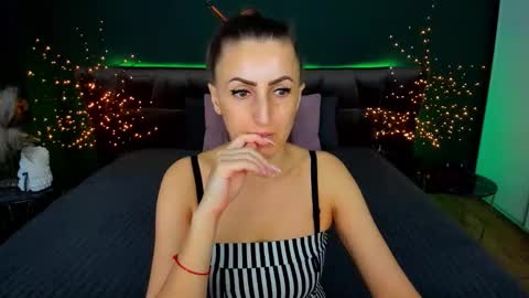 Snapshot of rebecca_diamonds chatting on December 1, 2025, 6:40 am rebecca_diamonds online show from December 1, 2025, 6:40 am