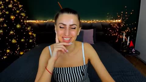 Snapshot of rebecca_diamonds chatting on December 15, 2025, 7:12 am rebecca_diamonds online show from December 15, 2025, 7:12 am