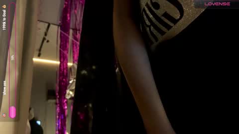 Rebecca Nikson online show from October 15, 2025, 2:33 am