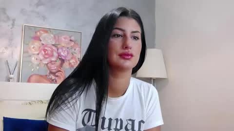 Snapshot of rebeccaryen chatting on December 18, 2025, 3:34 am RebeccaRyen online show from December 18, 2025, 3:34 am