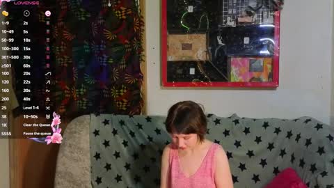 Lara online show from October 30, 2025, 4:41 pm