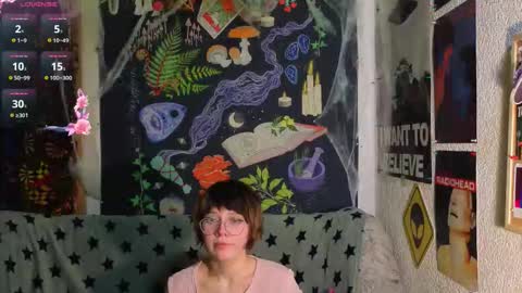 Lara online show from November 24, 2025, 8:41 pm