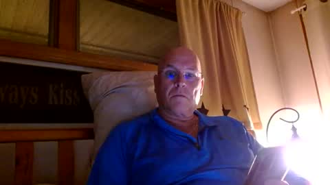 Snapshot of recman15 chatting on October 9, 2025, 12:52 am Mtn. Man online show from October 9, 2025, 12:52 am