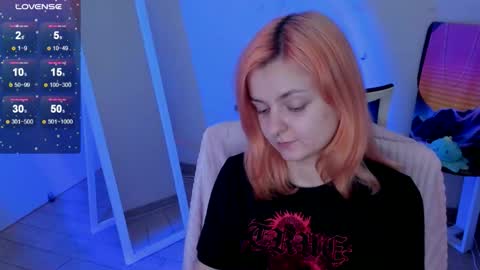 Snapshot of red_bestie_ chatting on November 21, 2025, 1:32 pm Bestie online show from November 21, 2025, 1:32 pm