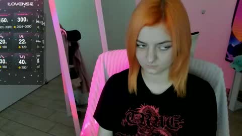 Snapshot of red_bestie_ chatting on December 4, 2025, 3:10 pm Bestie online show from December 4, 2025, 3:10 pm