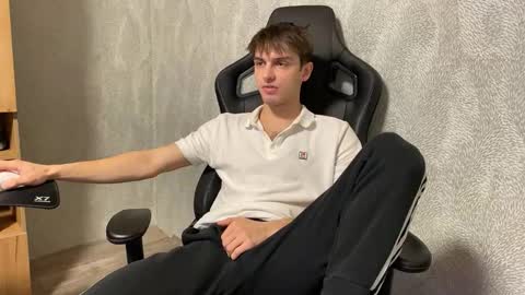 redbullshine online show from October 11, 2025, 2:44 am