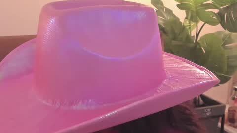 Snapshot of redmeloddy chatting on February 21, 2025, 10:26 pm Meloddy online show from February 21, 2025, 10:26 pm