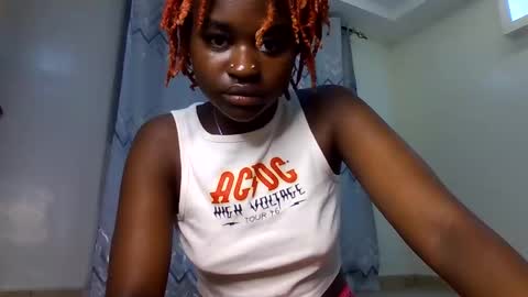 redrubyyyy online show from December 3, 2025, 12:51 am