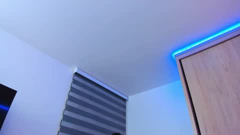 Snapshot of redski77 chatting on December 26, 2024, 8:18 am redski77 online show from December 26, 2024, 8:18 am