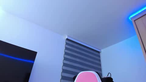 Snapshot of redski77 chatting on January 10, 2025, 9:13 am redski77 online show from January 10, 2025, 9:13 am