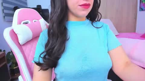 Snapshot of redski77 chatting on March 5, 2025, 6:33 am redski77 online show from March 5, 2025, 6:33 am