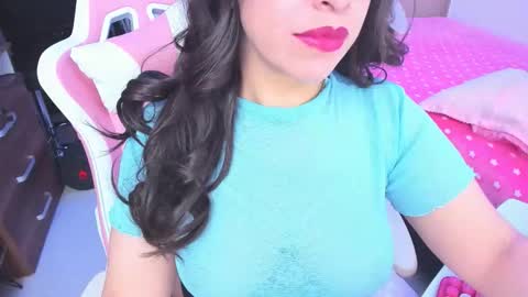 Snapshot of redski77 chatting on November 21, 2025, 7:29 am redski77 online show from November 21, 2025, 7:29 am