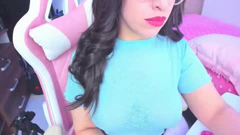 Snapshot of redski77 chatting on November 27, 2025, 11:23 am redski77 online show from November 27, 2025, 11:23 am