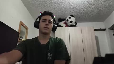 Snapshot of redsoul951869 chatting on September 29, 2025, 12:16 am RedsoulReaver online show from September 29, 2025, 12:16 am