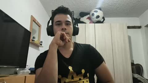 Snapshot of redsoul951869 chatting on October 5, 2025, 5:39 am RedsoulReaver online show from October 5, 2025, 5:39 am