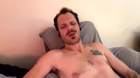 Snapshot of reed_thomas chatting on December 31, 2024, 6:37 am Reed Thomas online show from December 31, 2024, 6:37 am