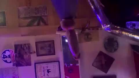 Lee online show from December 19, 2025, 4:08 am