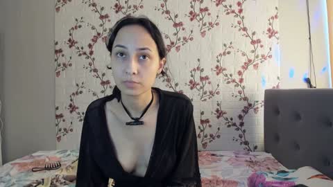 Snapshot of reginamoon12 chatting on February 7, 2025, 9:26 am Alisa online show from February 7, 2025, 9:26 am