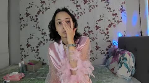 Snapshot of reginamoon12 chatting on March 5, 2025, 7:05 am Alisa online show from March 5, 2025, 7:05 am