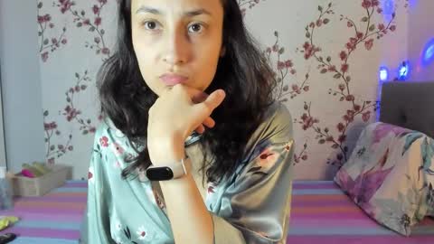 Snapshot of reginamoon12 chatting on November 2, 2025, 1:24 pm Alisa online show from November 2, 2025, 1:24 pm