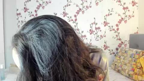 Snapshot of reginamoon12 chatting on December 14, 2025, 8:52 am Alisa online show from December 14, 2025, 8:52 am