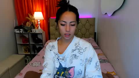 reighnempress online show from February 3, 2025, 1:19 am