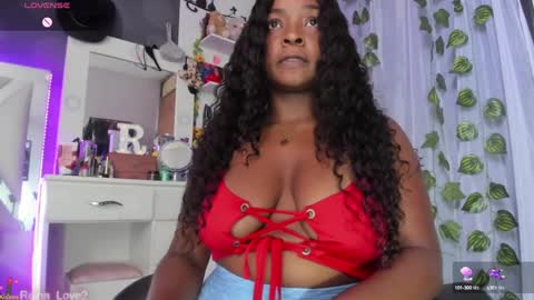 Snapshot of reina_love2 chatting on January 13, 2025, 8:15 pm Reina online show from January 13, 2025, 8:15 pm