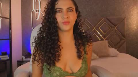 Snapshot of renata_cruz_ chatting on December 1, 2025, 12:10 pm Renata 3 online show from December 1, 2025, 12:10 pm