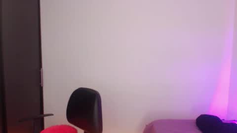    online show from October 31, 2025, 4:02 am