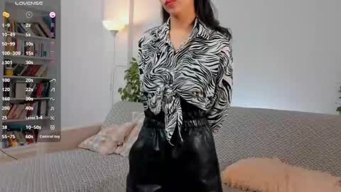 Snapshot of renatenavejar chatting on October 6, 2025, 1:03 am Call me Mira online show from October 6, 2025, 1:03 am