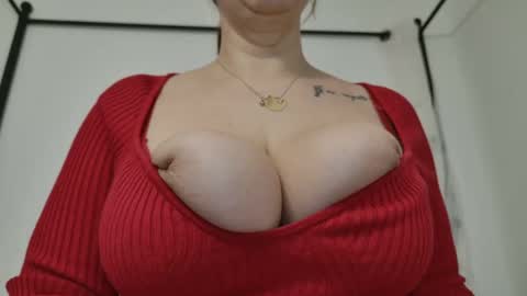 Snapshot of renattabigboobs chatting on February 24, 2025, 4:27 am Renatta online show from February 24, 2025, 4:27 am