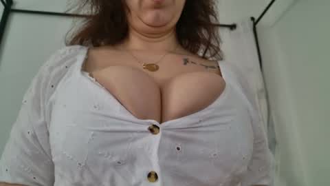 Snapshot of renattabigboobs chatting on February 27, 2025, 11:41 am Renatta online show from February 27, 2025, 11:41 am