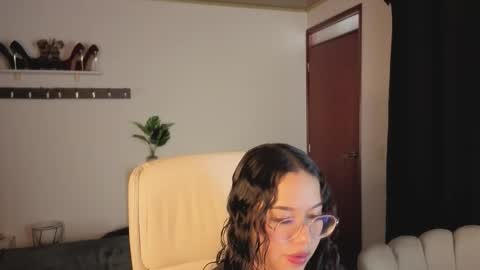 Snapshot of renaxi_smith chatting on September 28, 2025, 8:14 pm renaxi_smith online show from September 28, 2025, 8:14 pm