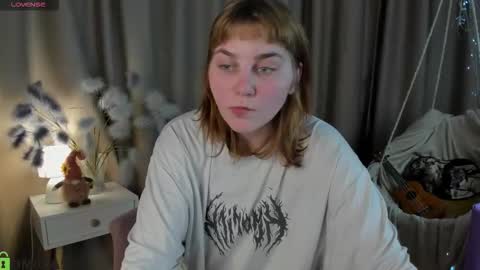 Snapshot of rene_shine chatting on October 29, 2025, 10:28 am rene_shine online show from October 29, 2025, 10:28 am