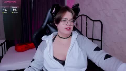 Snapshot of renee_turner chatting on March 11, 2025, 9:34 am renee_turner online show from March 11, 2025, 9:34 am