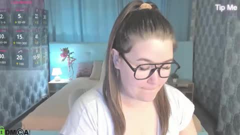 Snapshot of renee_turner chatting on September 22, 2025, 8:16 am renee_turner online show from September 22, 2025, 8:16 am