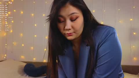 renochka online show from December 25, 2024, 7:03 am