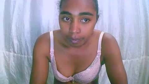 Rephaleta online show from November 5, 2025, 6:24 am