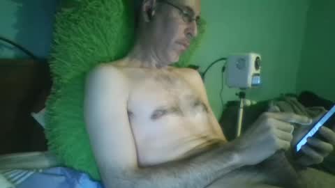 Snapshot of reyes_albert2006 chatting on February 24, 2025, 10:15 am reyes_albert2006 online show from February 24, 2025, 10:15 am